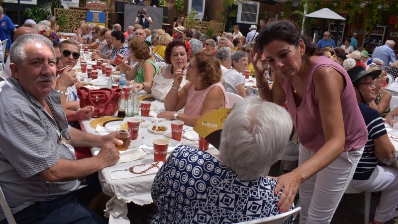 Unos 170 alhaurinos disfrutaron de una agradable jornada en la Feria de Málaga