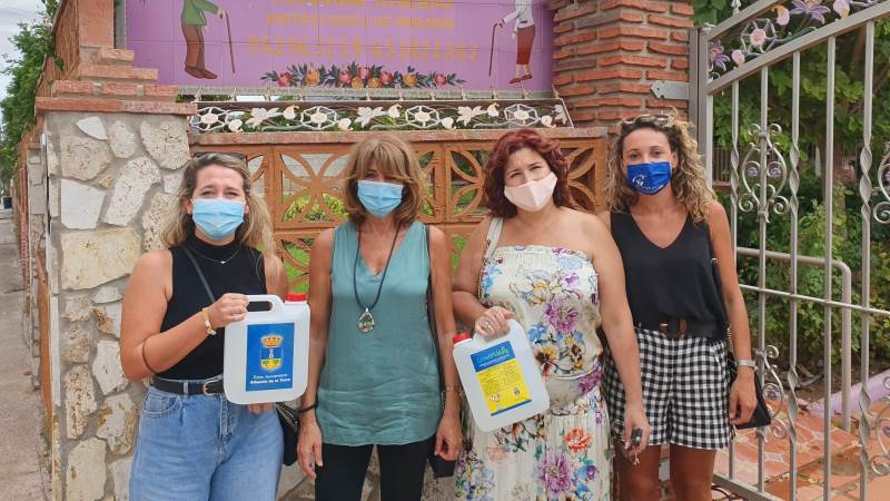 Concejalas del equipo de gobierno visitan las residencias de mayores de Alhaurín de la Torre