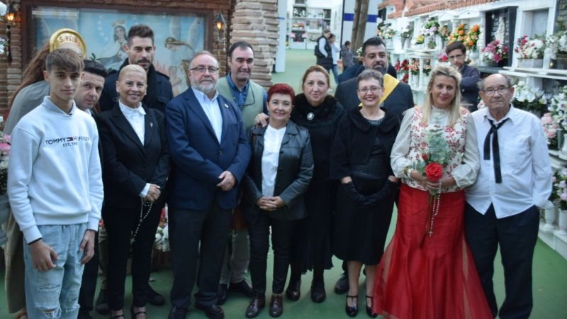 Una visita teatralizada pone en valor la historia y el patrimonio del cementerio municipal